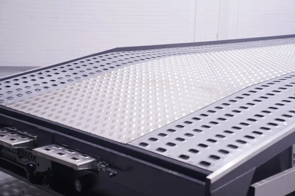 2.3 dCi 165 pk Autotransporter Marge Auto Airco, Cruise Control, 1.323 kg Laadvermogen, 3-Zits