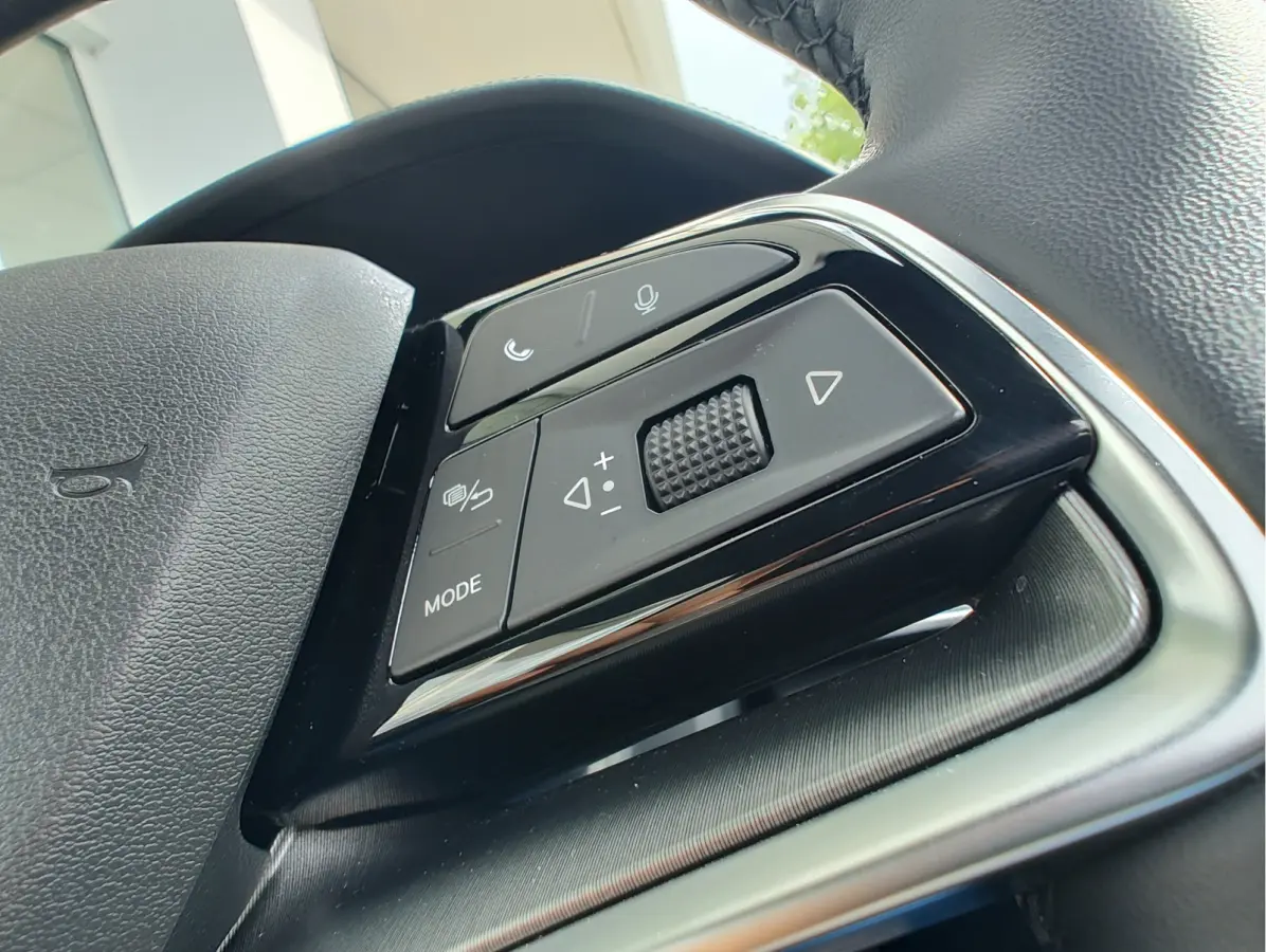 1.5 T DM-i AWD DESIGN Sunroof | 4x4 | Leder | HUD | 360 Camera