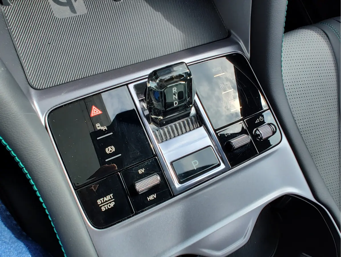 1.5 T DM-i AWD DESIGN Sunroof | 4x4 | Leder | HUD | 360 Camera