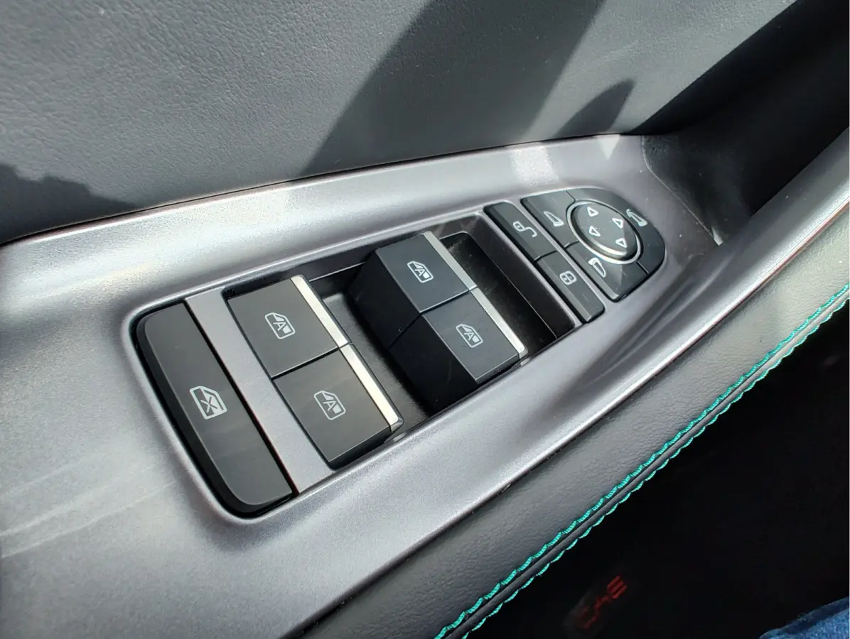 1.5 T DM-i AWD DESIGN Sunroof | 4x4 | Leder | HUD | 360 Camera