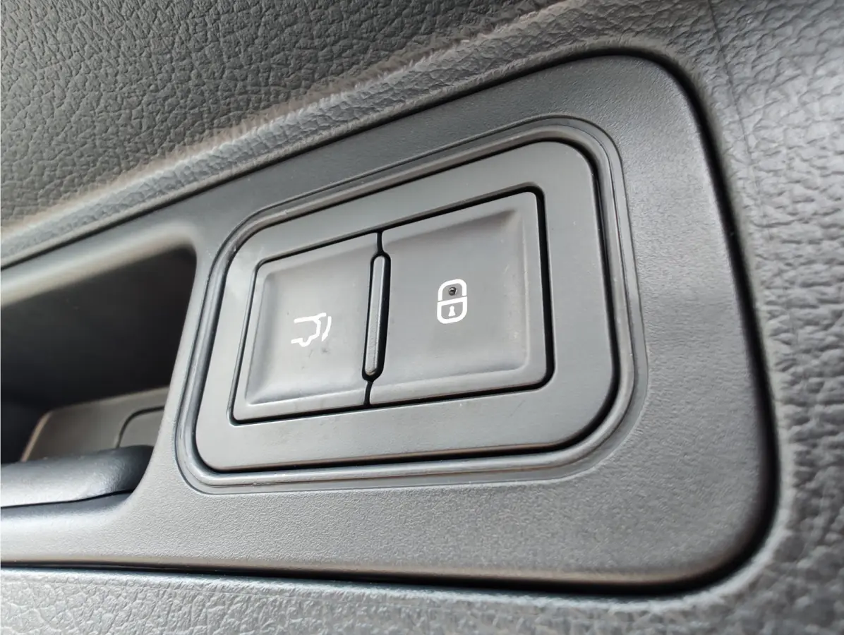 1.5 T DM-i AWD DESIGN Sunroof | 4x4 | Leder | HUD | 360 Camera
