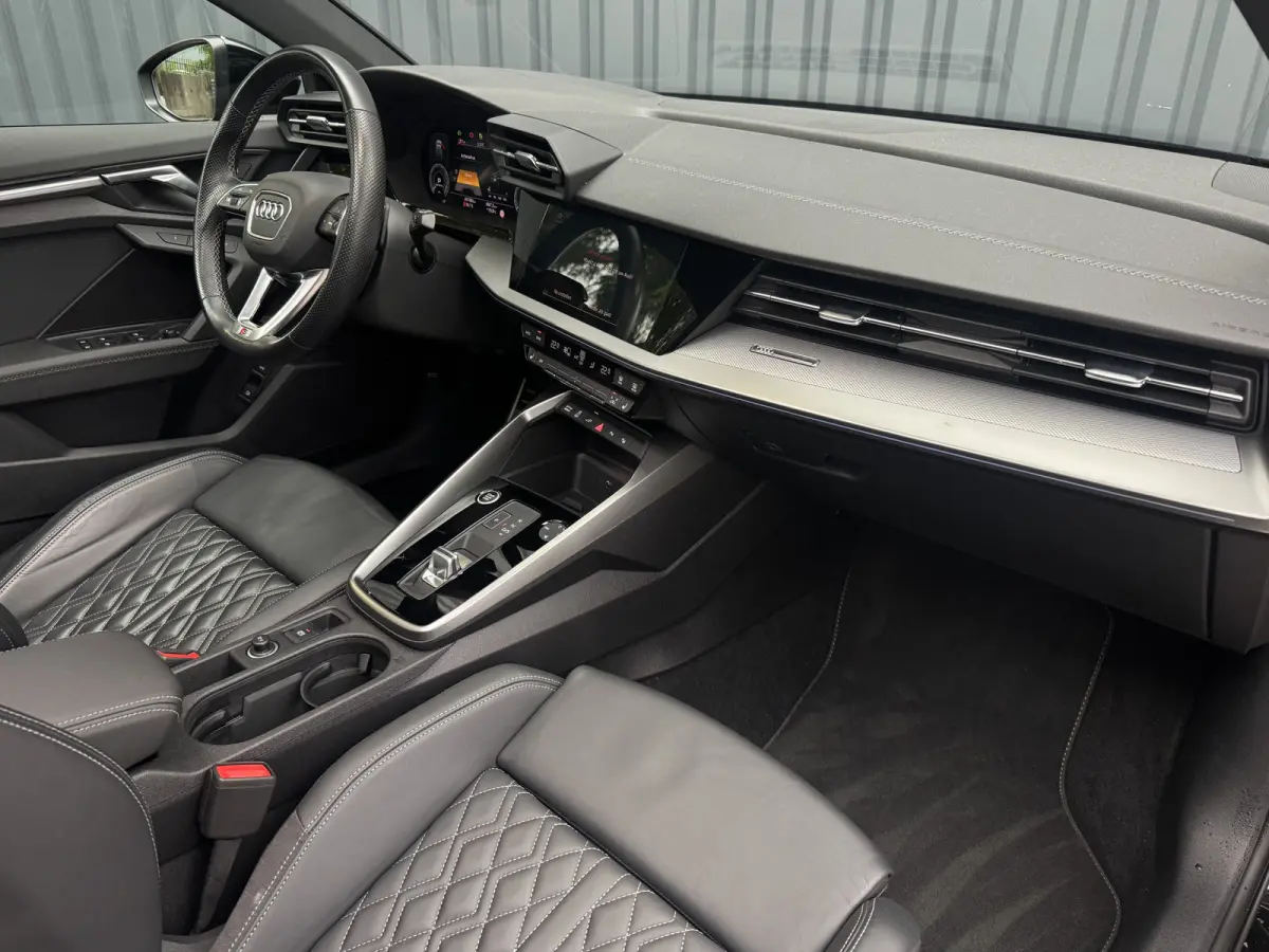 40 TFSI e S-Line Memory, PANO, RS