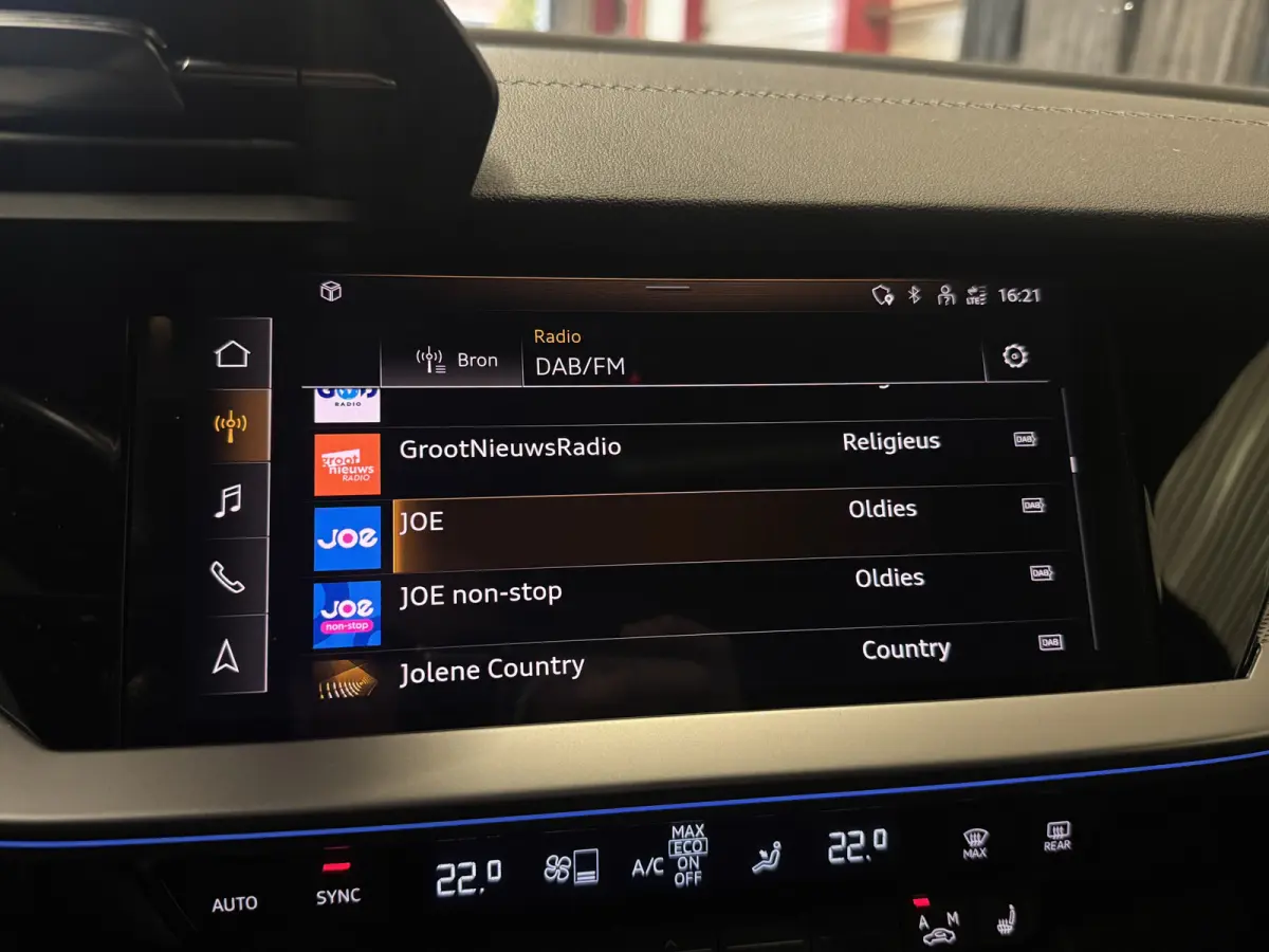 40 TFSI e S-Line Memory, PANO, RS