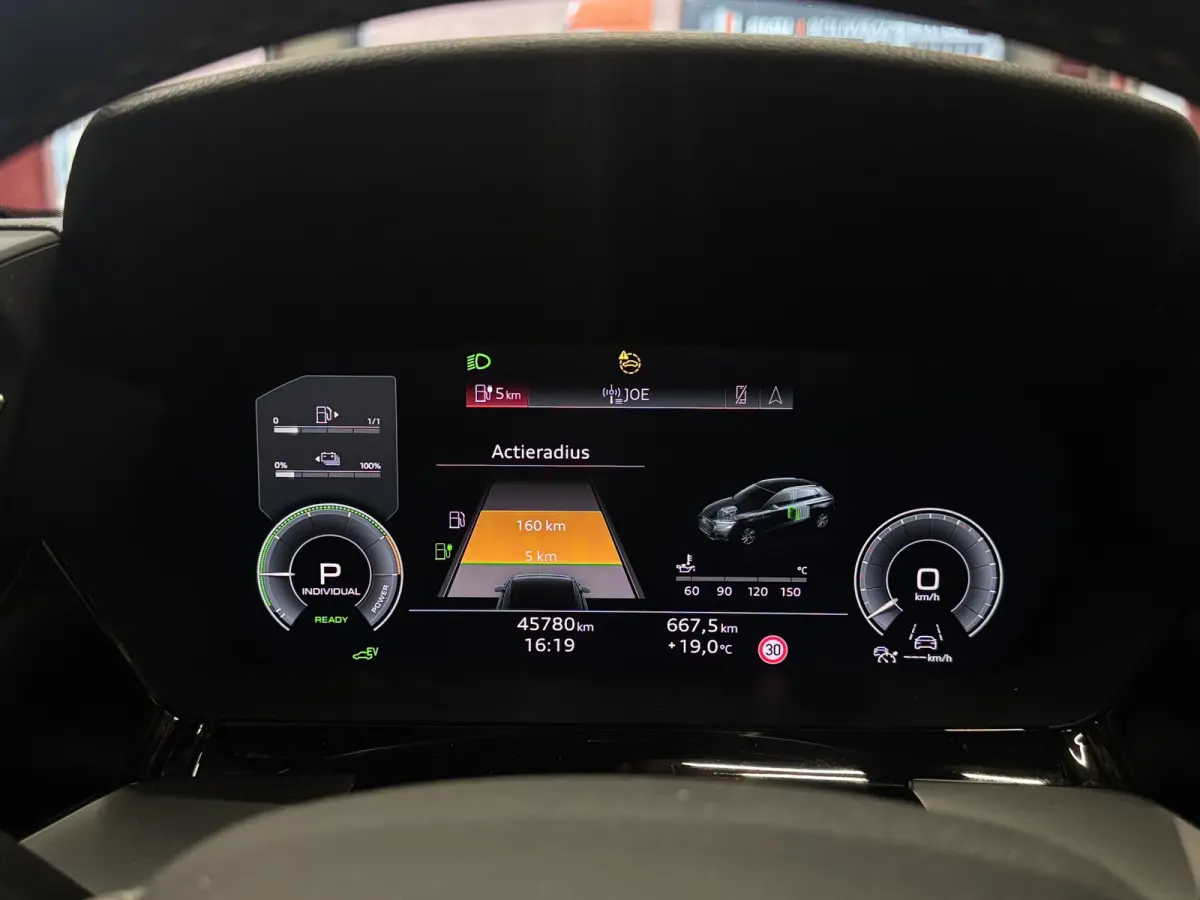 40 TFSI e S-Line Memory, PANO, RS