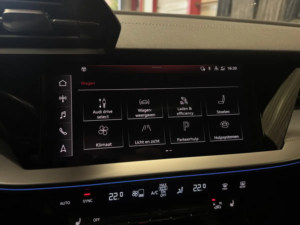 40 TFSI e S-Line Memory, PANO, RS