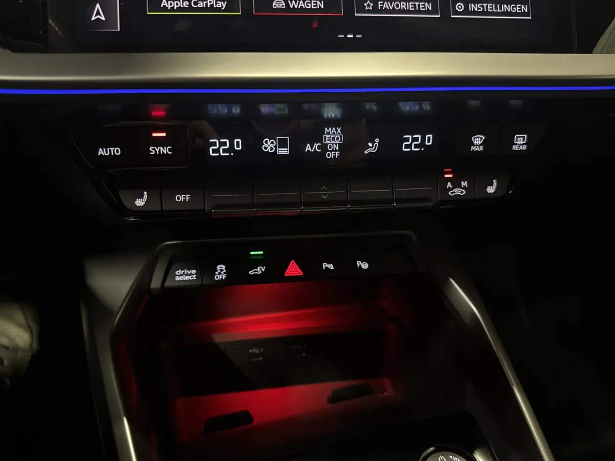 40 TFSI e S-Line Memory, PANO, RS