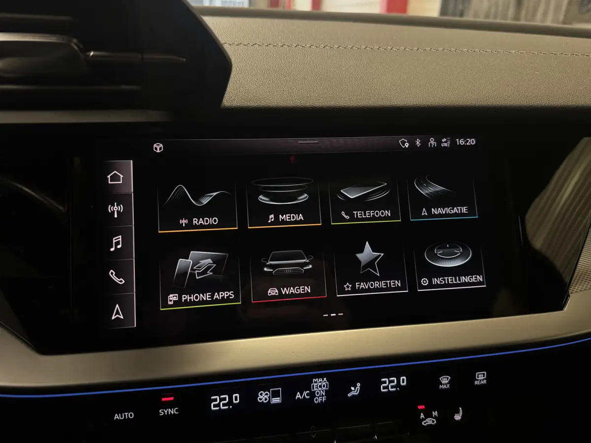 40 TFSI e S-Line Memory, PANO, RS
