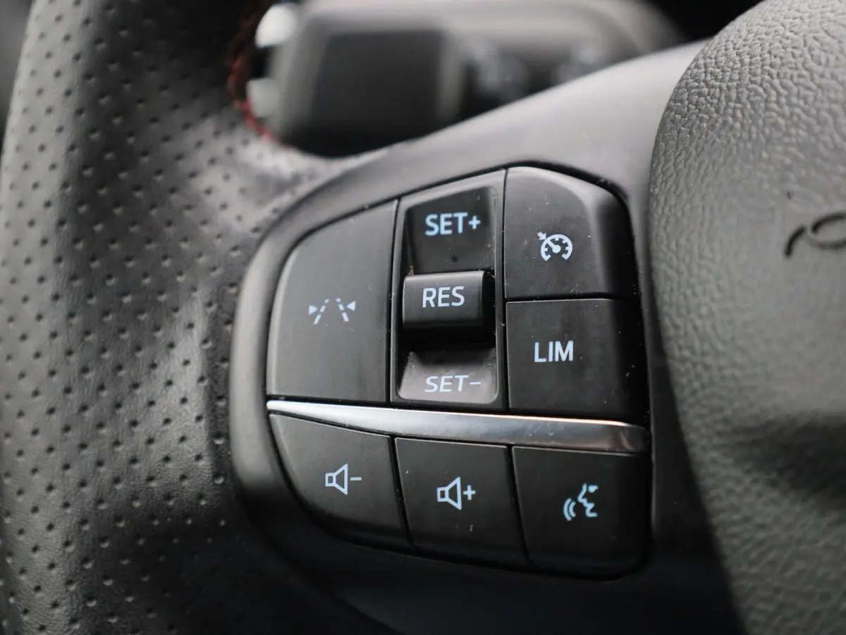 2.5 PHEV ST-Line | Apple Carplay/Android Auto | Achteruitrijcamera | Winterpakket | Lichtmetalen Velgen |