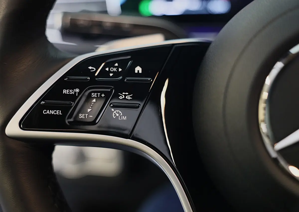 400 e 4MATIC AMG Line FACELIFT / Acc / Memeory / Head Up / Burmester / Leder / 360 Camera / Open Panorama