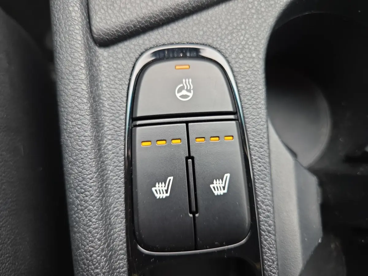 1.6i Hybrid DynamicPlusLine | Automaat | Trekhaak | Stoelverwarming | Dodehoek detectie | Leder | Camera | Carplay & Android | Cruise Control Adaptief | NAP