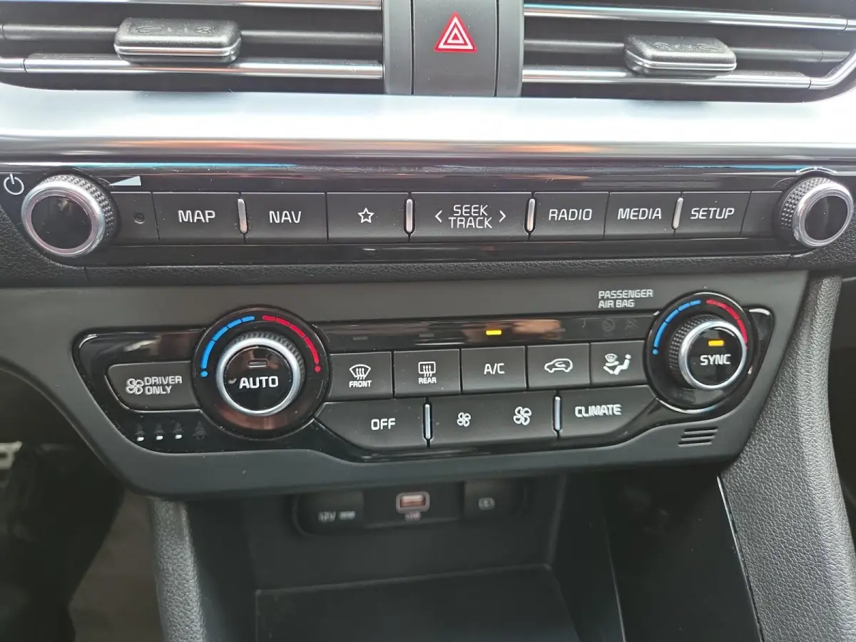 1.6i Hybrid DynamicPlusLine | Automaat | Trekhaak | Stoelverwarming | Dodehoek detectie | Leder | Camera | Carplay & Android | Cruise Control Adaptief | NAP