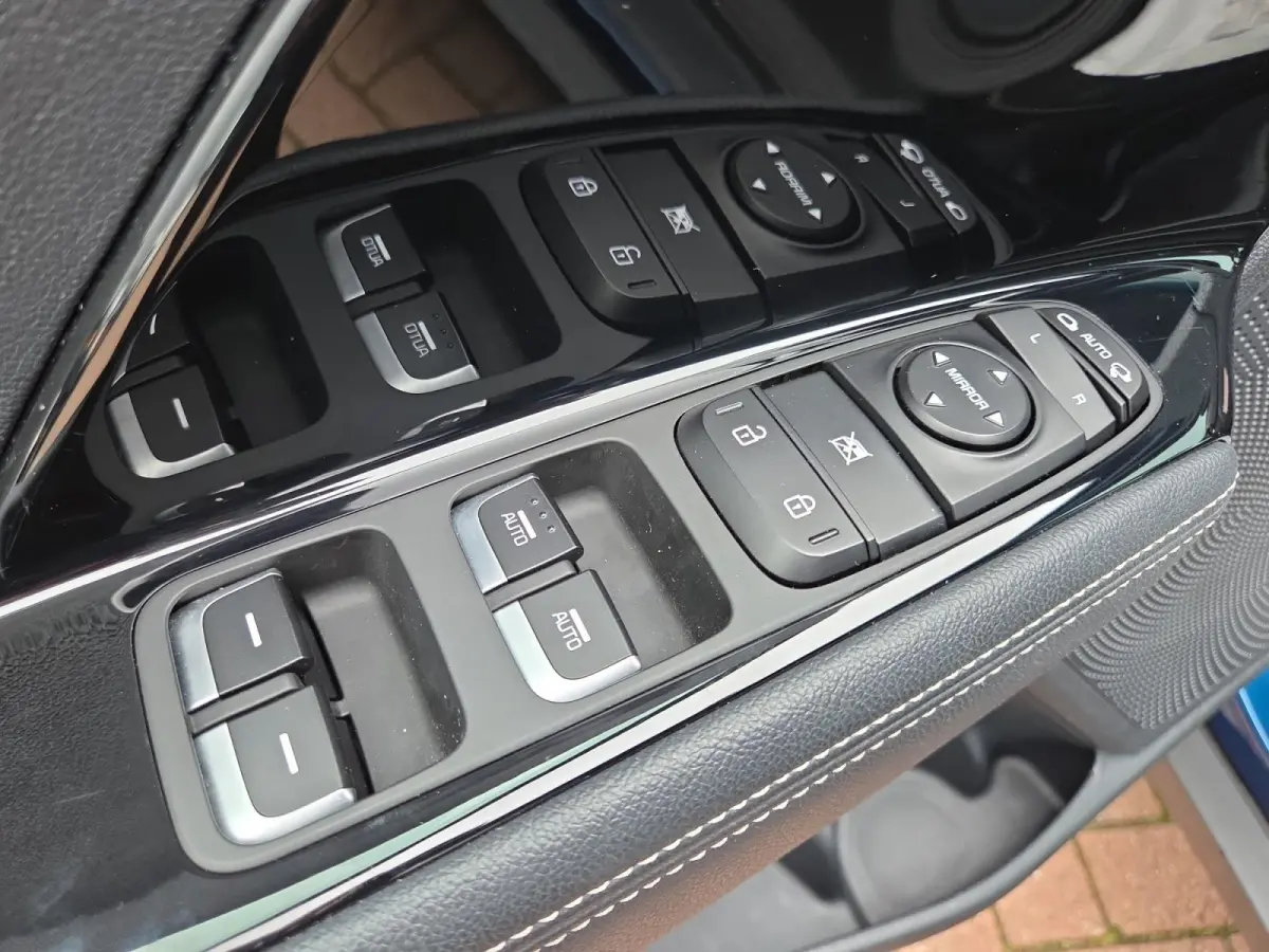 1.6i Hybrid DynamicPlusLine | Automaat | Trekhaak | Stoelverwarming | Dodehoek detectie | Leder | Camera | Carplay & Android | Cruise Control Adaptief | NAP