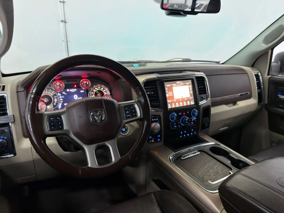 1500 5.7 V8 Quad Cab 6'4|NAP|PANO|MEMORY|INRUIL MOGELIJK|
