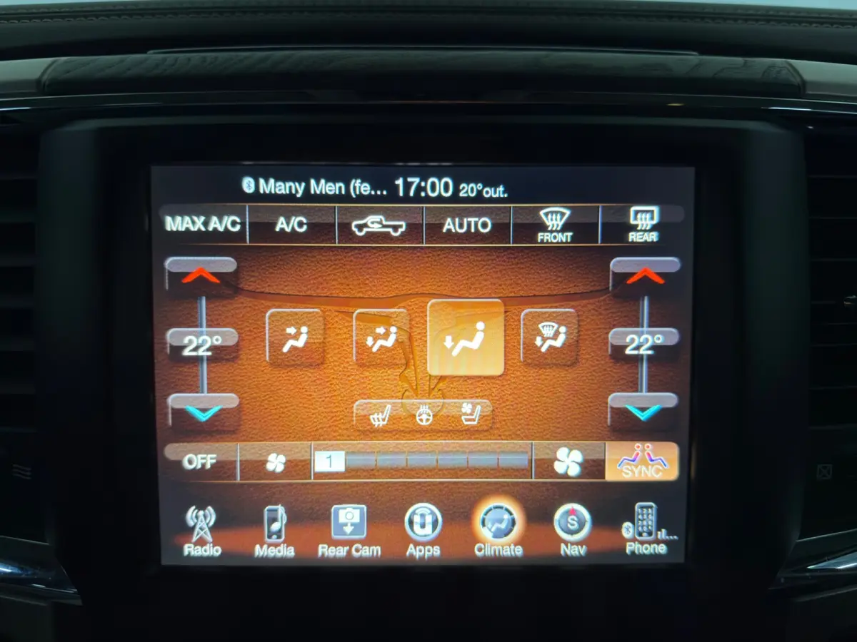 1500 5.7 V8 Quad Cab 6'4|NAP|PANO|MEMORY|INRUIL MOGELIJK|