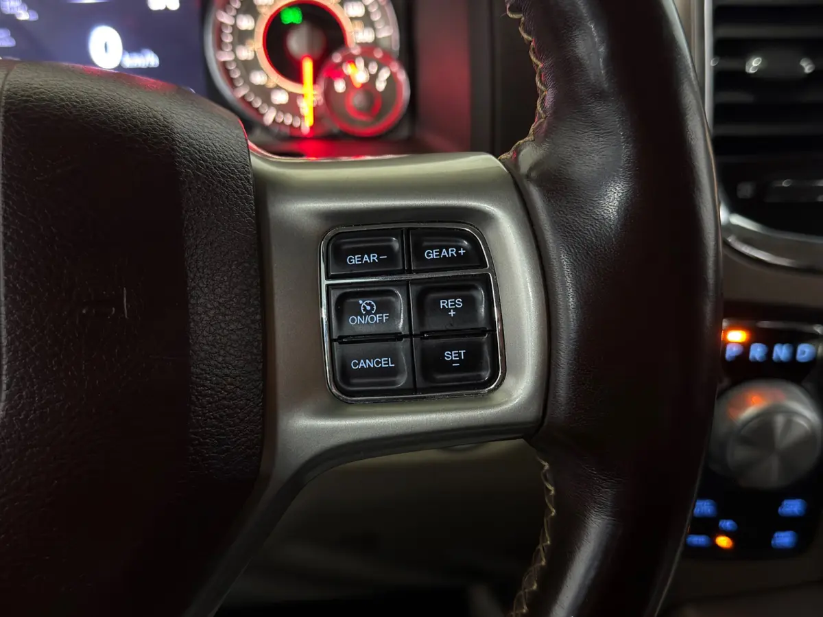 1500 5.7 V8 Quad Cab 6'4|NAP|PANO|MEMORY|INRUIL MOGELIJK|