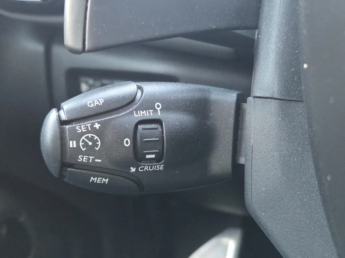 1.6 Plug-in Hybrid 225 Shine | 90% SOH | Trekhaak afneembaar | Vol leder memory stoelen met massage | Stoelverwarming | Camera | Keyless | Full map navigatie |