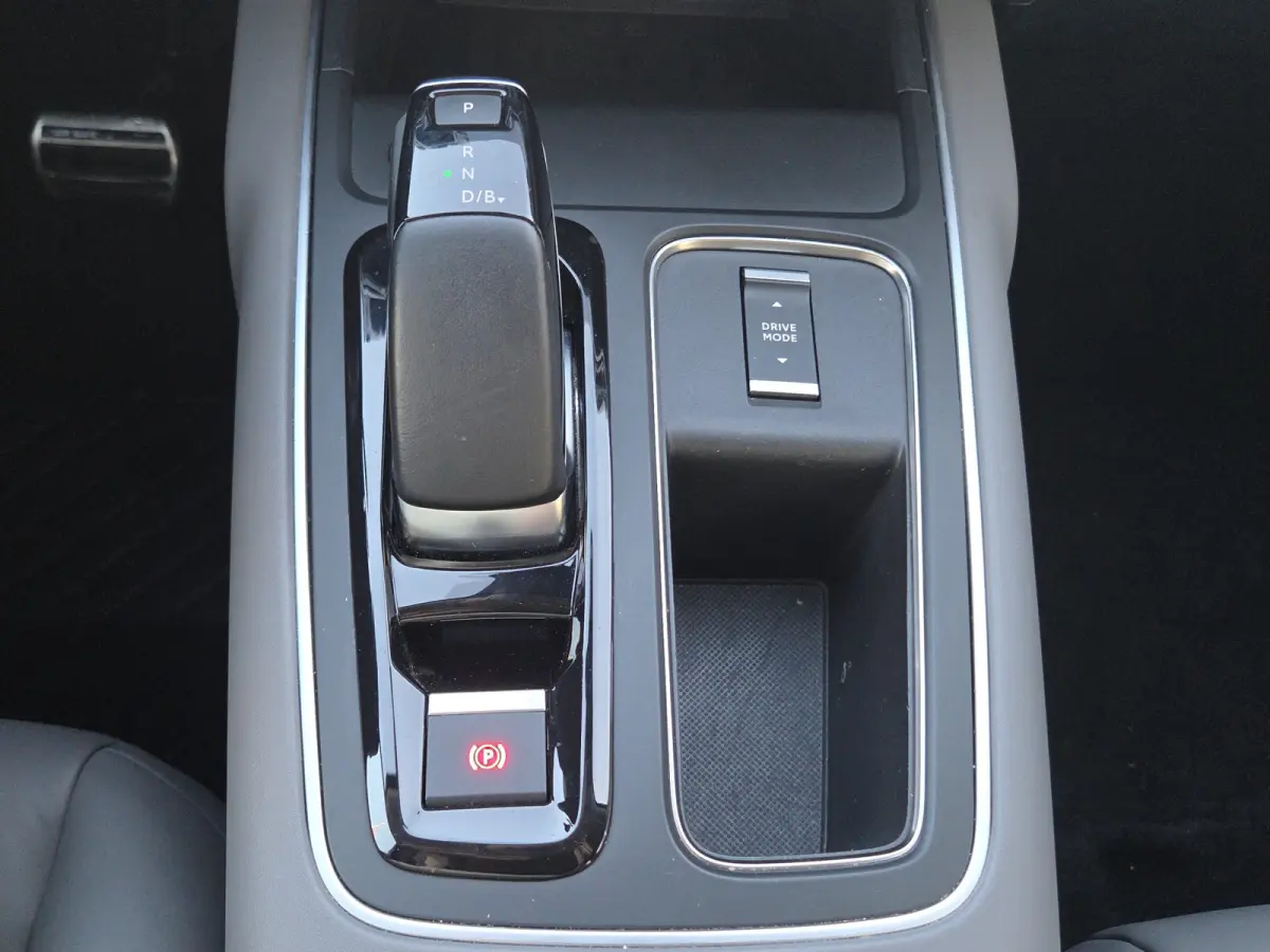 1.6 Plug-in Hybrid 225 Shine | 90% SOH | Trekhaak afneembaar | Vol leder memory stoelen met massage | Stoelverwarming | Camera | Keyless | Full map navigatie |
