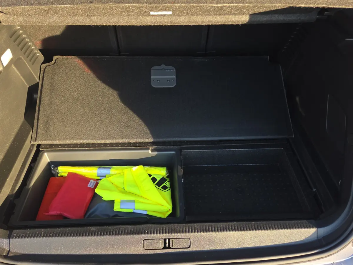 1.6 Plug-in Hybrid 225 Shine | 90% SOH | Trekhaak afneembaar | Vol leder memory stoelen met massage | Stoelverwarming | Camera | Keyless | Full map navigatie |