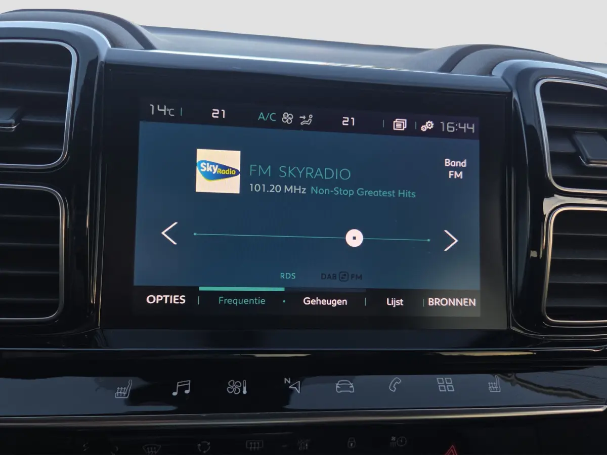 1.6 Plug-in Hybrid 225 Shine | 90% SOH | Trekhaak afneembaar | Vol leder memory stoelen met massage | Stoelverwarming | Camera | Keyless | Full map navigatie |