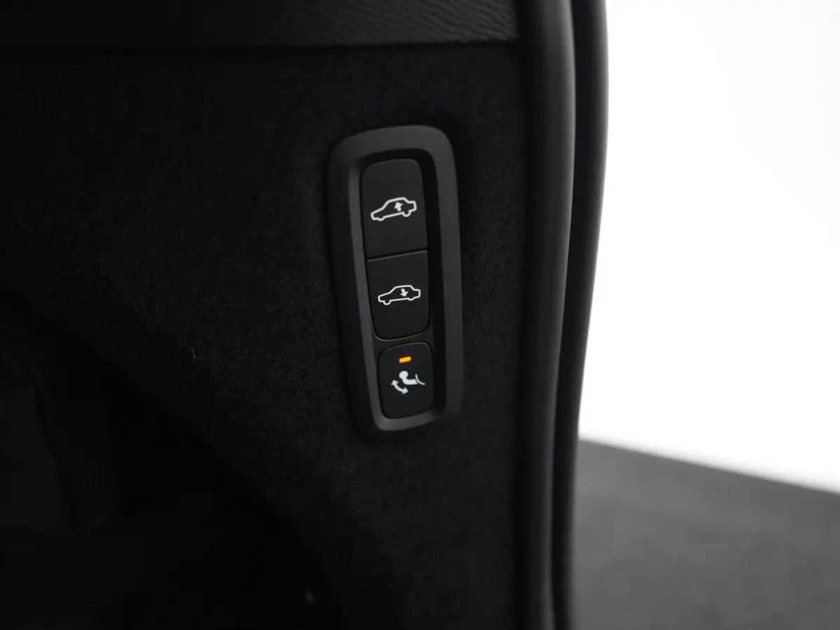 T8 Recharge AWD Ultra Dark | Luchtvering | Bowers & Wilkins | 360° | Head-Up | Massage | Panoramadak | Trekhaak