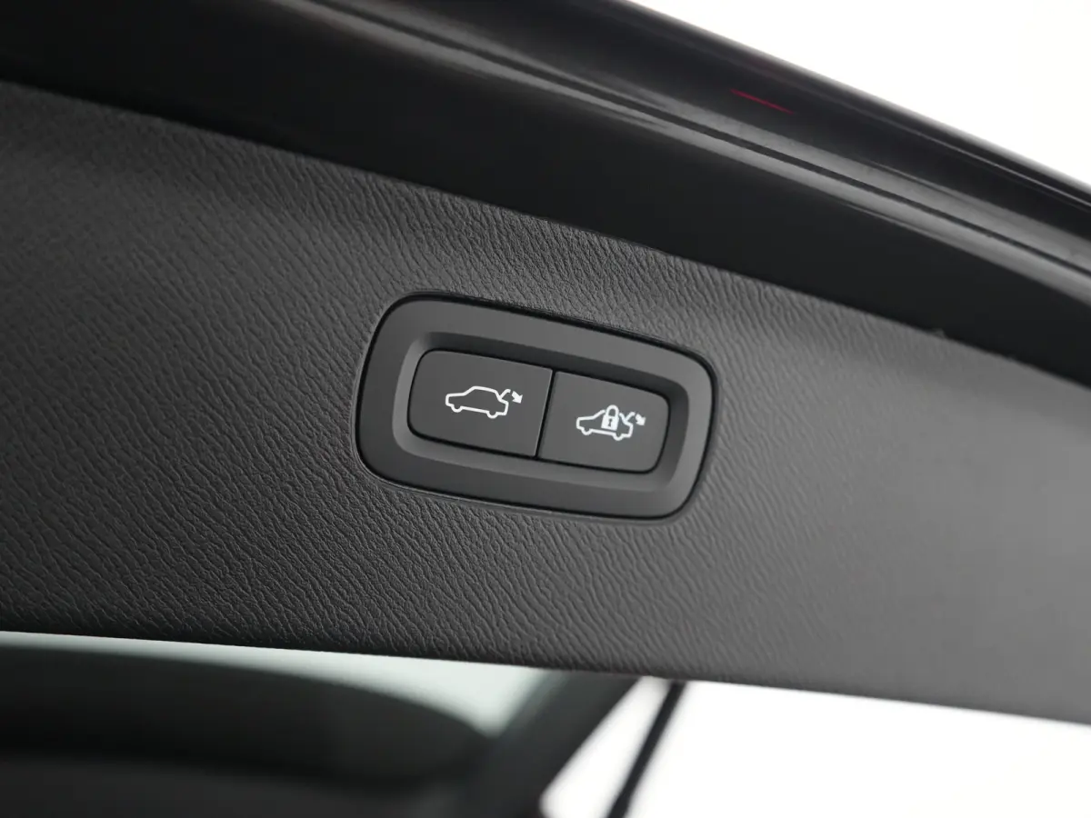 T8 Recharge AWD Ultra Dark | Luchtvering | Bowers & Wilkins | 360° | Head-Up | Massage | Panoramadak | Trekhaak
