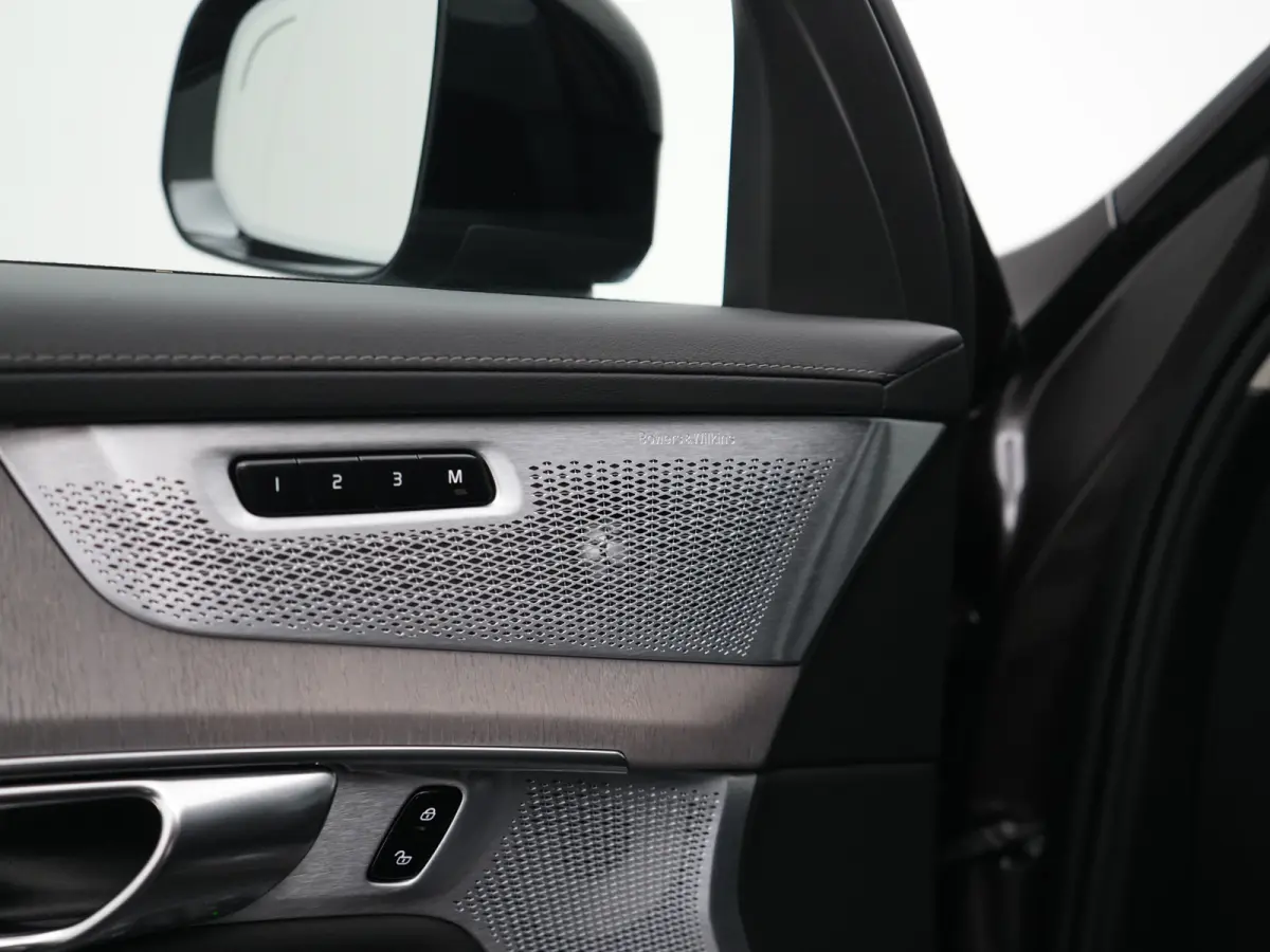 T8 Recharge AWD Ultra Dark | Luchtvering | Bowers & Wilkins | 360° | Head-Up | Massage | Panoramadak | Trekhaak