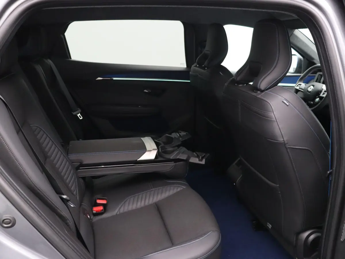 EV87 long range esprit Alpine | Stoel en stuur verwarming | elektrische kofferklep | 98% SOH |