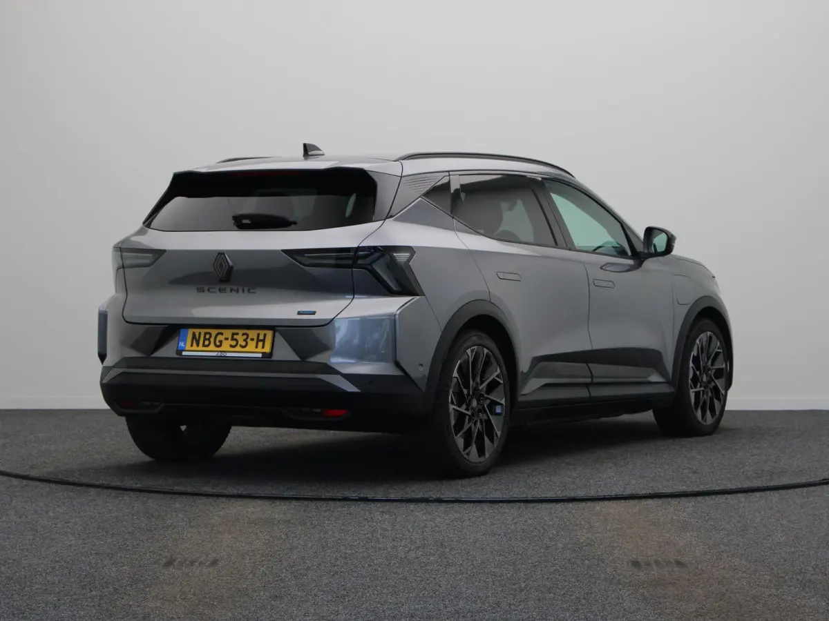 EV87 long range esprit Alpine | Stoel en stuur verwarming | elektrische kofferklep | 98% SOH |