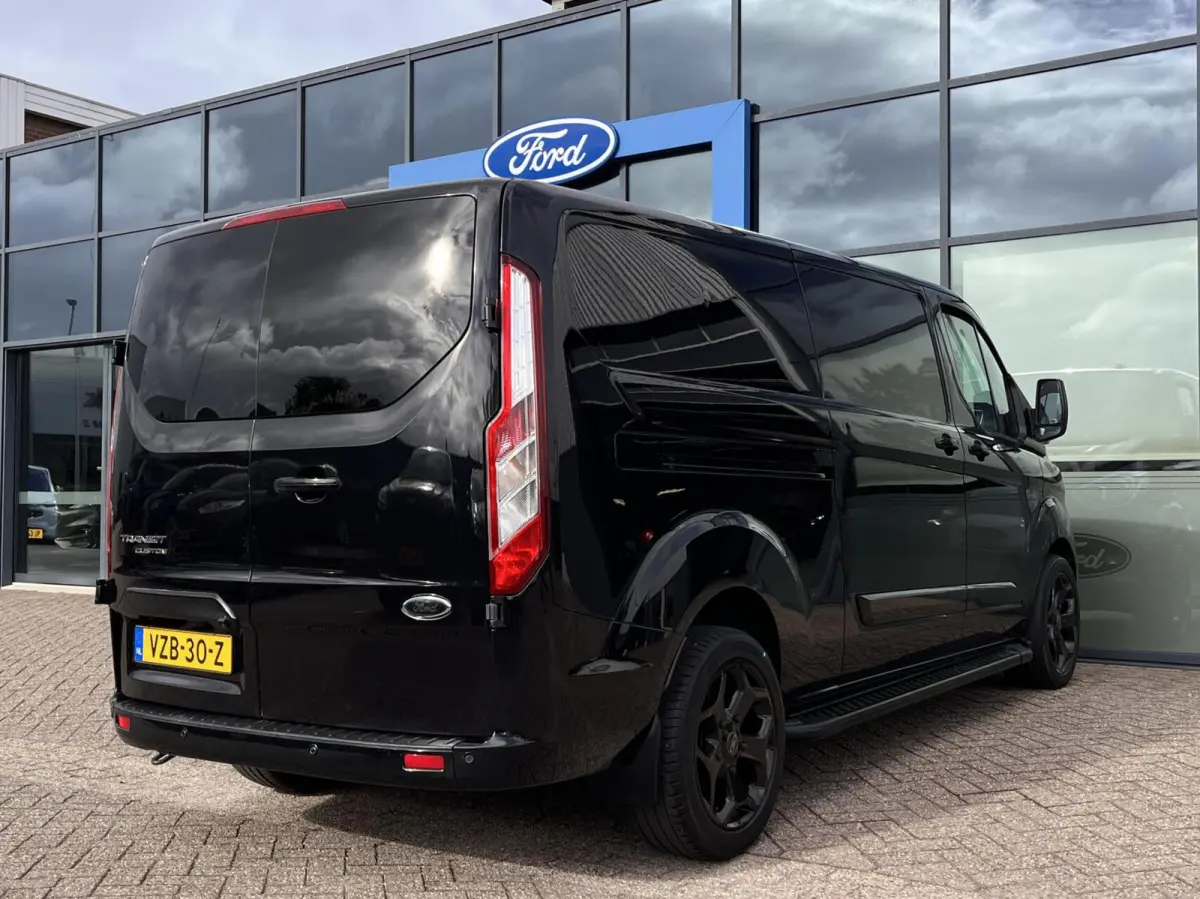320 2.0 TDCI L2H1 Limited 130PK Automaat Stoel/Voorruitverwarming Camera Cruise Blind-Spot Navi 18'' Velgen Parkeersensoren *Dealer Onderhouden*