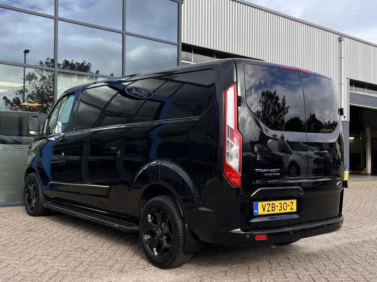 320 2.0 TDCI L2H1 Limited 130PK Automaat Stoel/Voorruitverwarming Camera Cruise Blind-Spot Navi 18'' Velgen Parkeersensoren *Dealer Onderhouden*