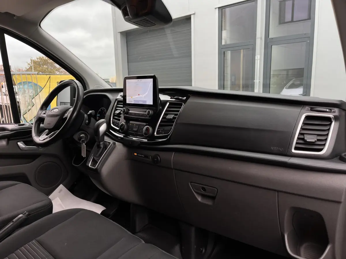 320 2.0 TDCI L2H1 Limited 130PK Automaat Stoel/Voorruitverwarming Camera Cruise Blind-Spot Navi 18'' Velgen Parkeersensoren *Dealer Onderhouden*