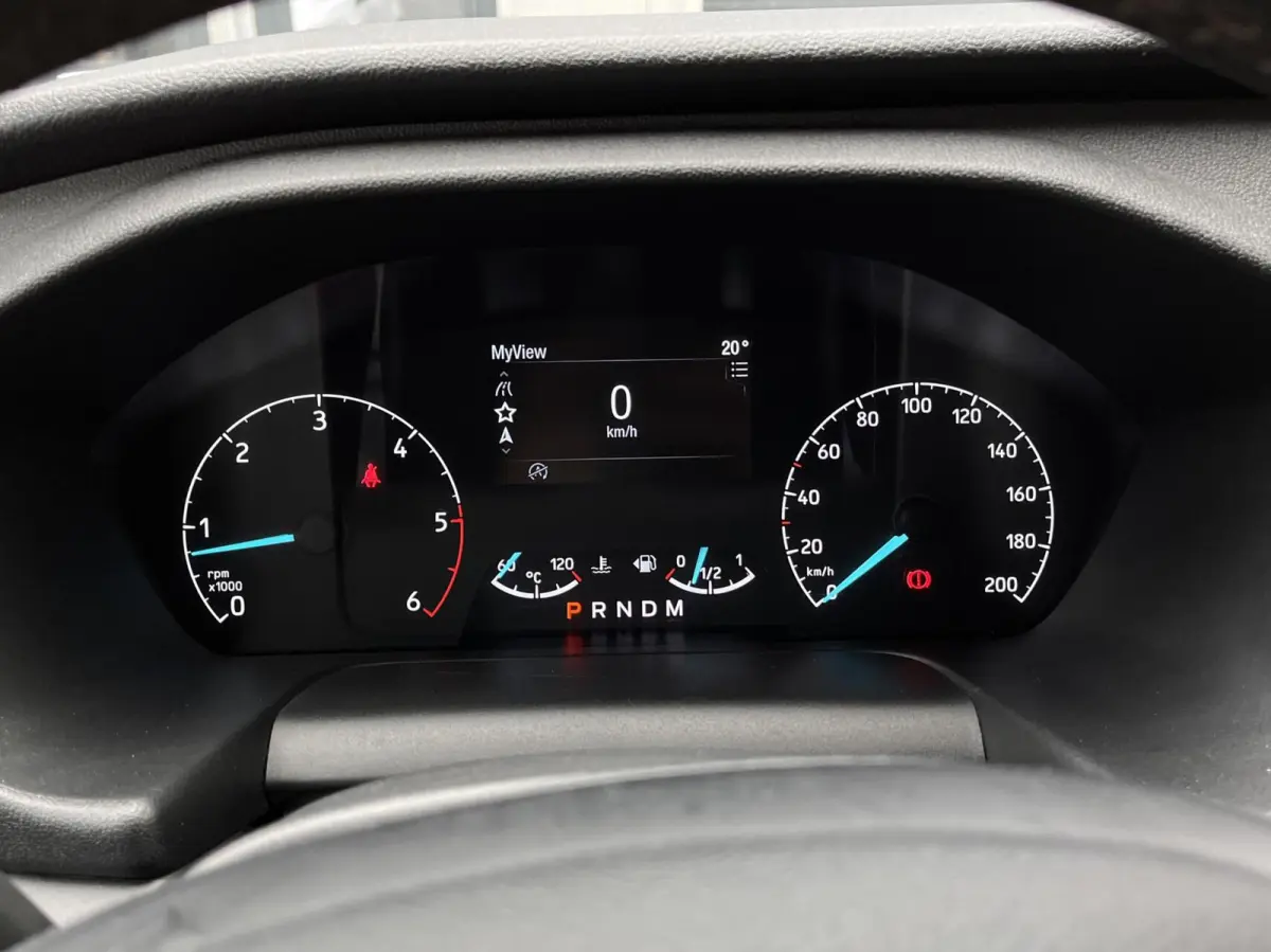 320 2.0 TDCI L2H1 Limited 130PK Automaat Stoel/Voorruitverwarming Camera Cruise Blind-Spot Navi 18'' Velgen Parkeersensoren *Dealer Onderhouden*