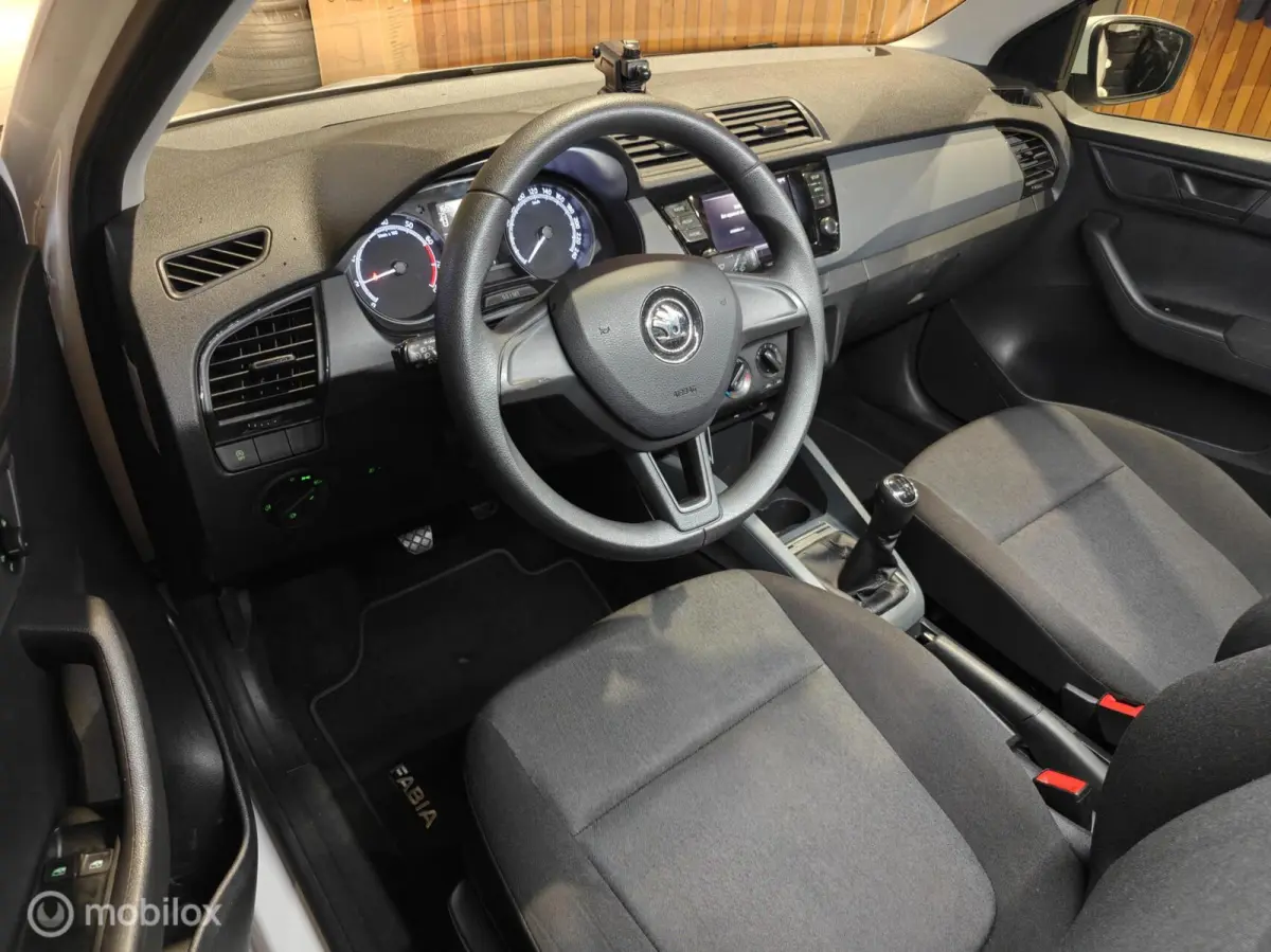 Hatchback 5-deurs 1.0 75pk Airco el.Ram. CruiseC