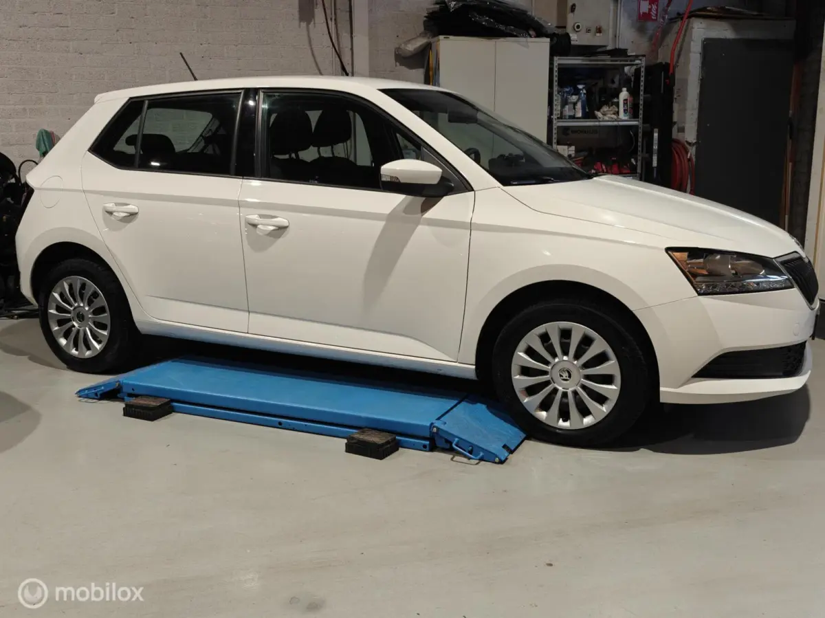 Hatchback 5-deurs 1.0 75pk Airco el.Ram. CruiseC