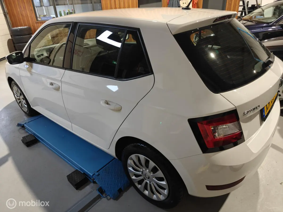 Hatchback 5-deurs 1.0 75pk Airco el.Ram. CruiseC