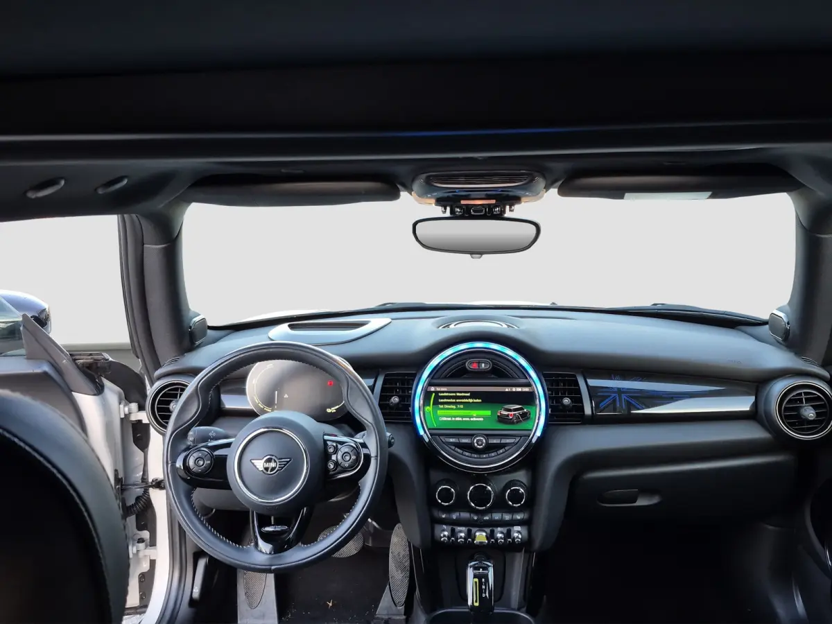 Yours 33 kWh Panoramadak | Matrix LED | Keyless | Luxe leder | Stoelverwarming | Camera | Parkeersensoren |