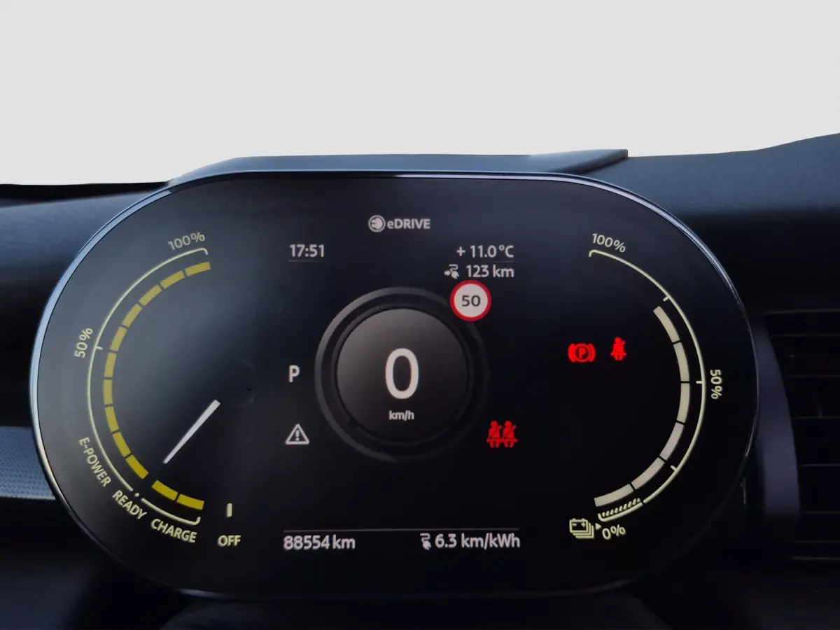 Yours 33 kWh Panoramadak | Matrix LED | Keyless | Luxe leder | Stoelverwarming | Camera | Parkeersensoren |