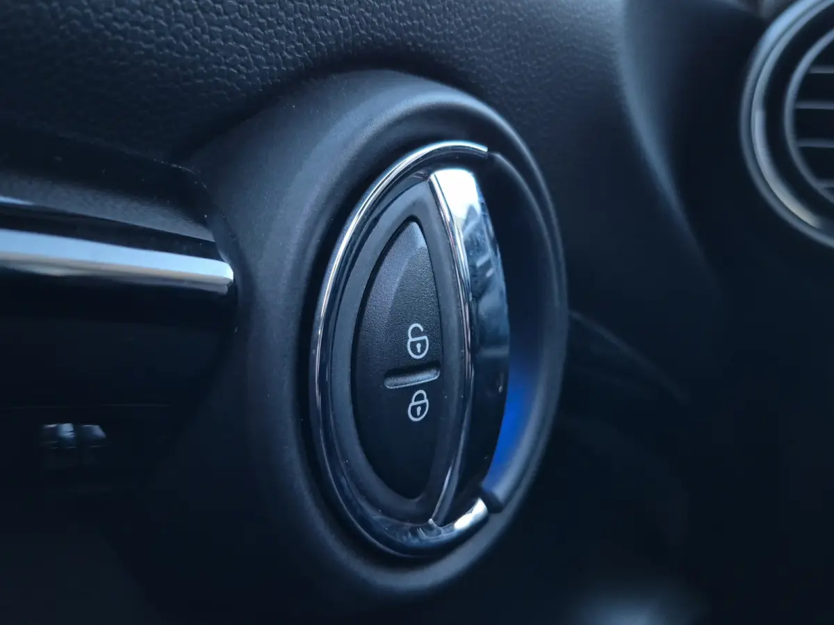 Yours 33 kWh Panoramadak | Matrix LED | Keyless | Luxe leder | Stoelverwarming | Camera | Parkeersensoren |