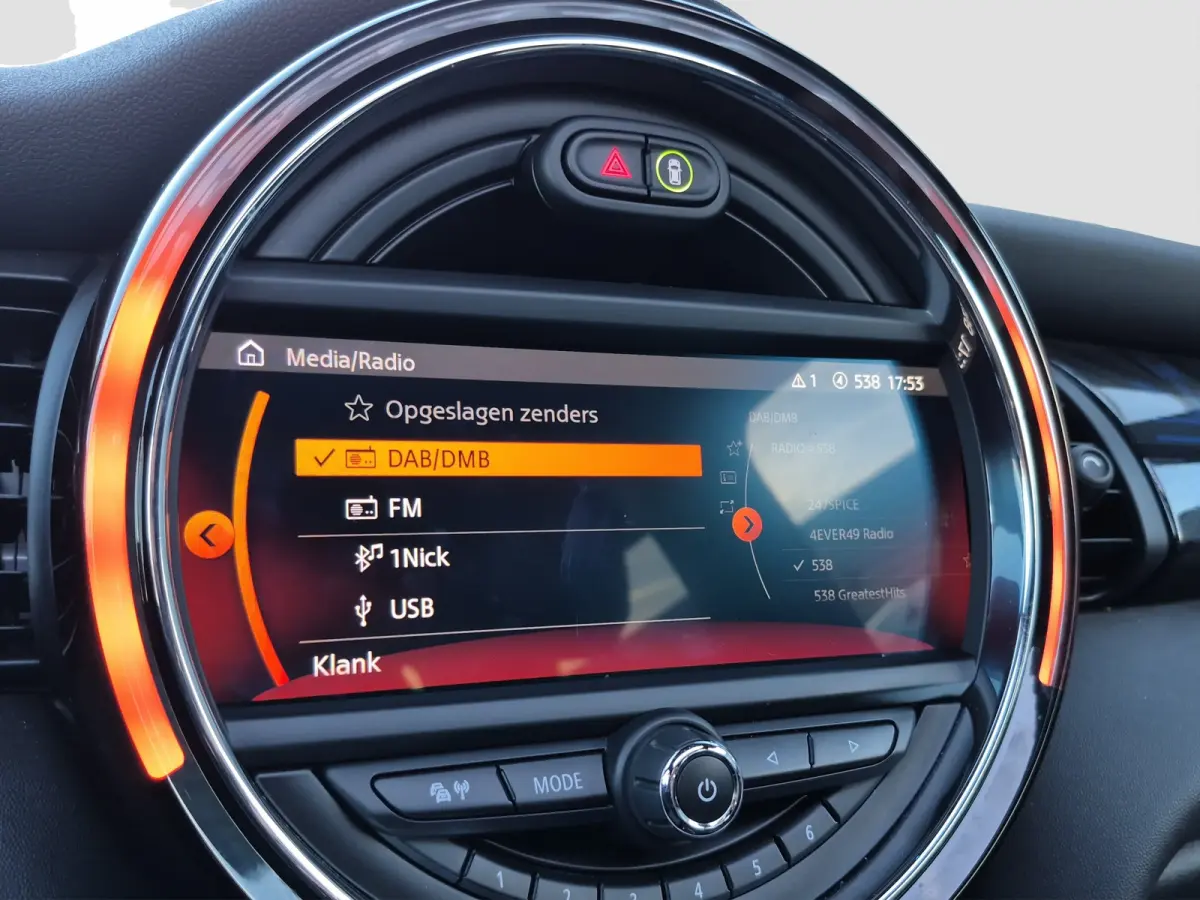 Yours 33 kWh Panoramadak | Matrix LED | Keyless | Luxe leder | Stoelverwarming | Camera | Parkeersensoren |