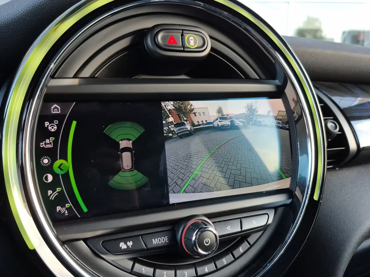 Yours 33 kWh Panoramadak | Matrix LED | Keyless | Luxe leder | Stoelverwarming | Camera | Parkeersensoren |