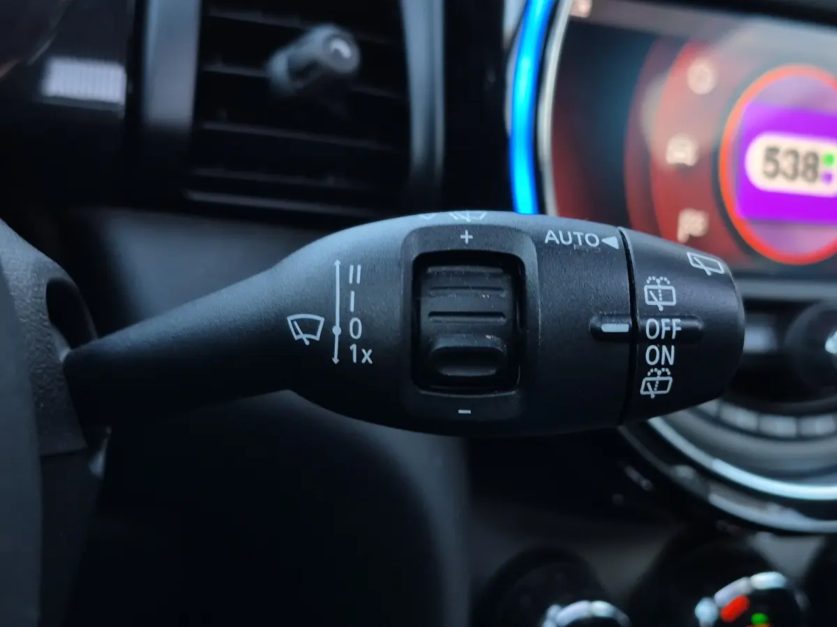 Yours 33 kWh Panoramadak | Matrix LED | Keyless | Luxe leder | Stoelverwarming | Camera | Parkeersensoren |