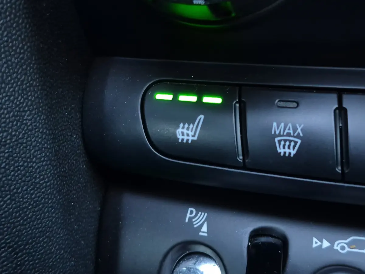 Yours 33 kWh Panoramadak | Matrix LED | Keyless | Luxe leder | Stoelverwarming | Camera | Parkeersensoren |