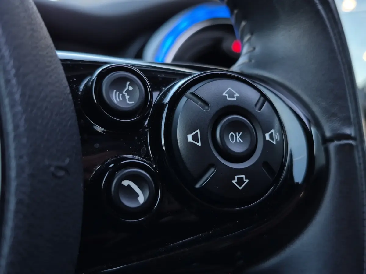 Yours 33 kWh Panoramadak | Matrix LED | Keyless | Luxe leder | Stoelverwarming | Camera | Parkeersensoren |