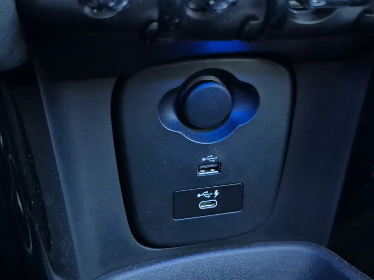 Yours 33 kWh Panoramadak | Matrix LED | Keyless | Luxe leder | Stoelverwarming | Camera | Parkeersensoren |