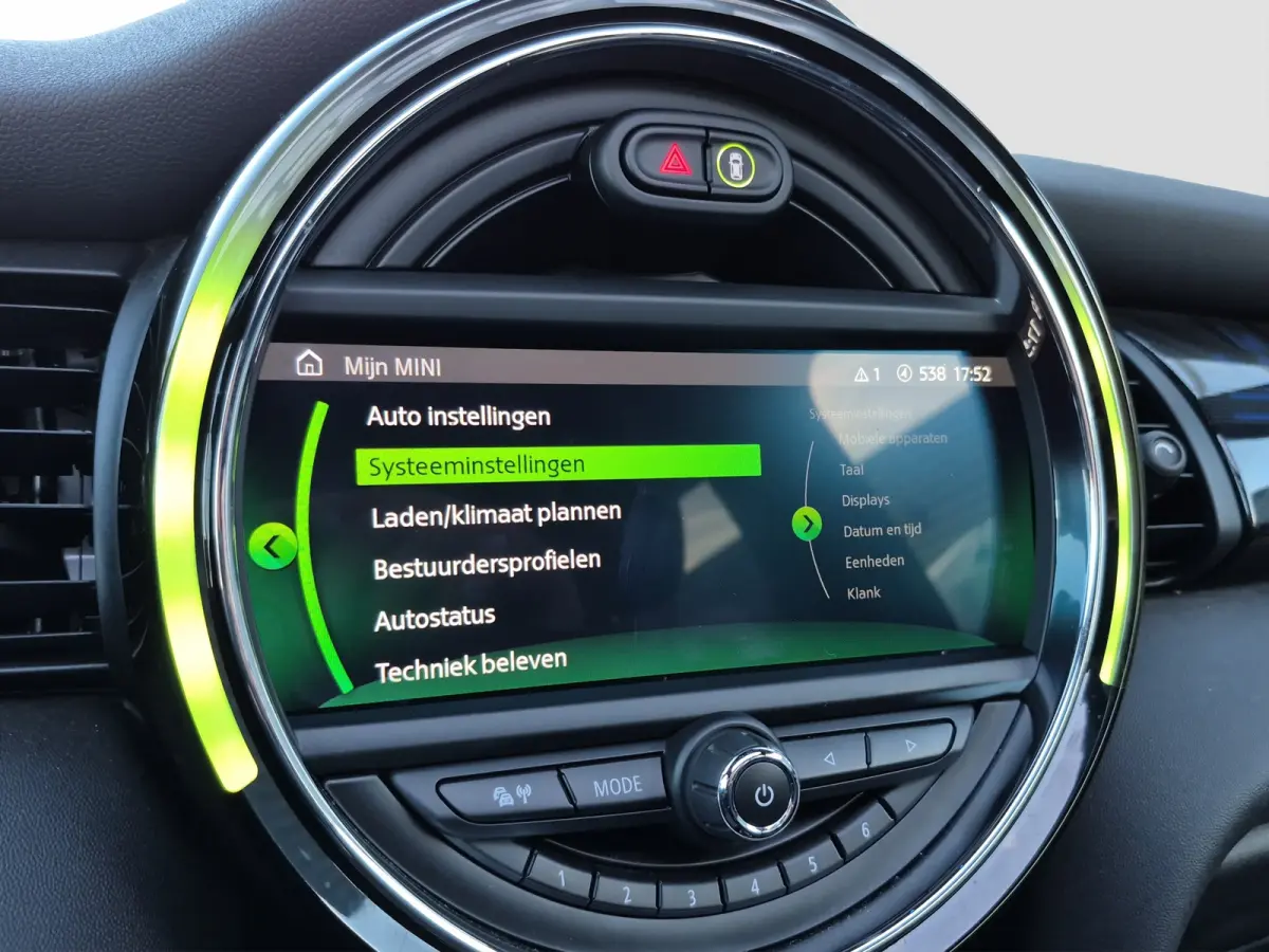 Yours 33 kWh Panoramadak | Matrix LED | Keyless | Luxe leder | Stoelverwarming | Camera | Parkeersensoren |
