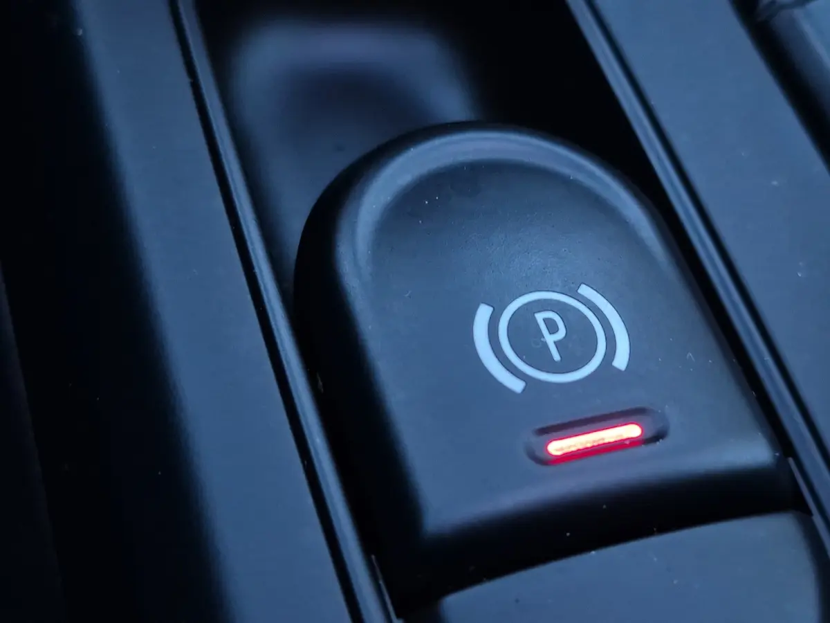 Yours 33 kWh Panoramadak | Matrix LED | Keyless | Luxe leder | Stoelverwarming | Camera | Parkeersensoren |