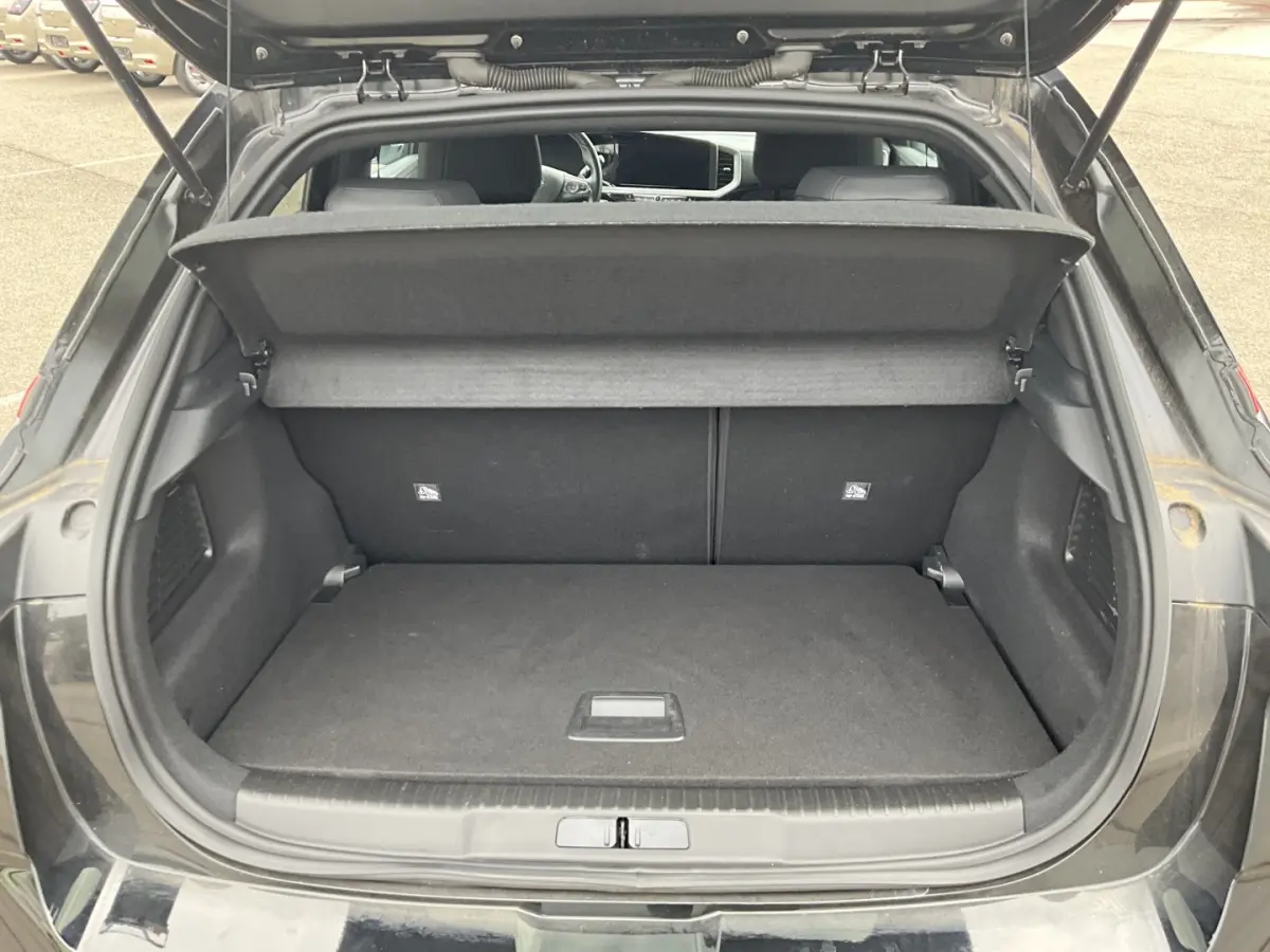 1.2 Turbo GS Line Camera | Stoelverwarming | Navigatie | 17" Lichtmetaal | Carplay | LED | Digitaal Dashboard | Parkeersensoren | Achteruitrijcamera | Afwijkende dakkleur | Apple Carplay/And