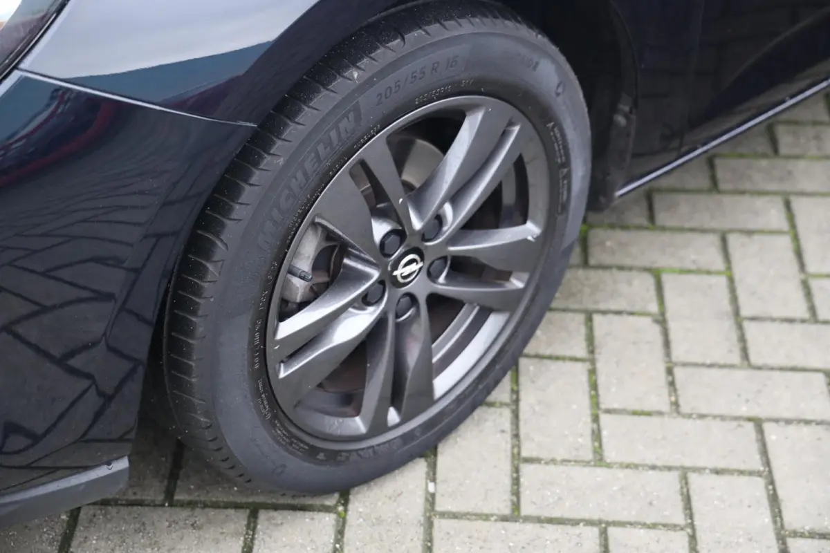 1.0 Turbo 120 Jaar Edition|Carplay|Clima|Cruise|Navi|Comfortstoelen