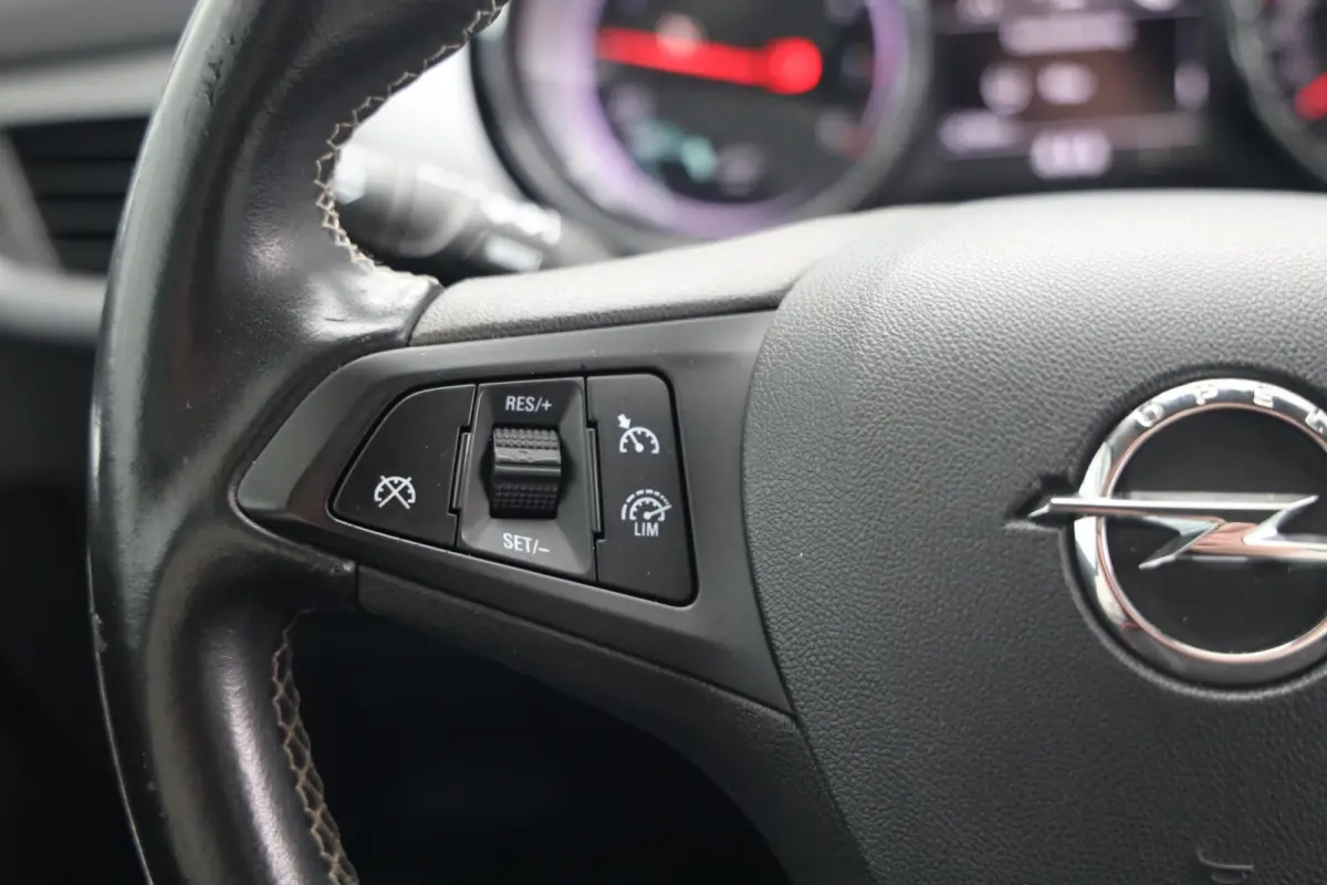 1.0 Turbo 120 Jaar Edition|Carplay|Clima|Cruise|Navi|Comfortstoelen