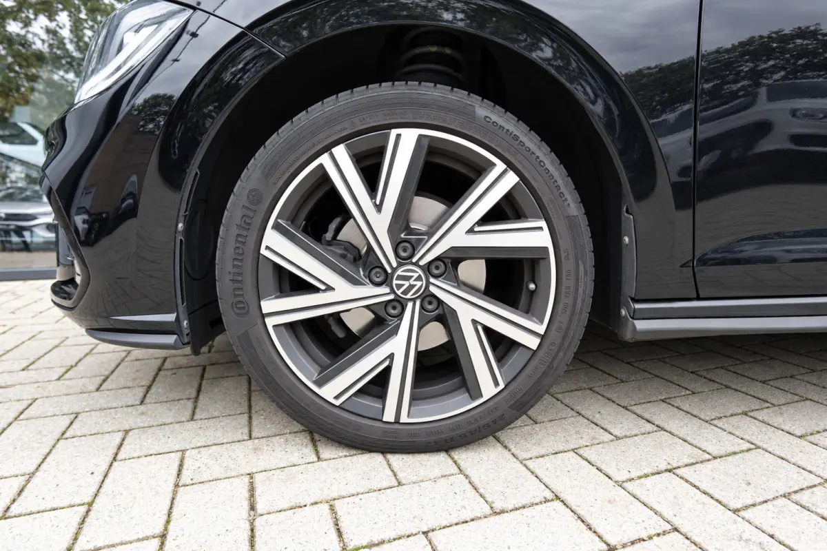 1.0 TSI R-line BEATS IQ-LIGHT ACC